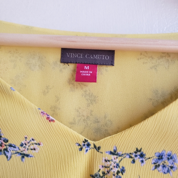 NWT Vince Camuto Blouse Size Medium - Picture 3 of 11